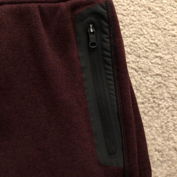 American Eagle Fleece Joggers Burgundy - Picture 3 of 5
